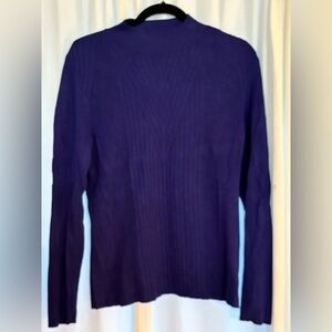 Gently used - mock turtleneck sweater